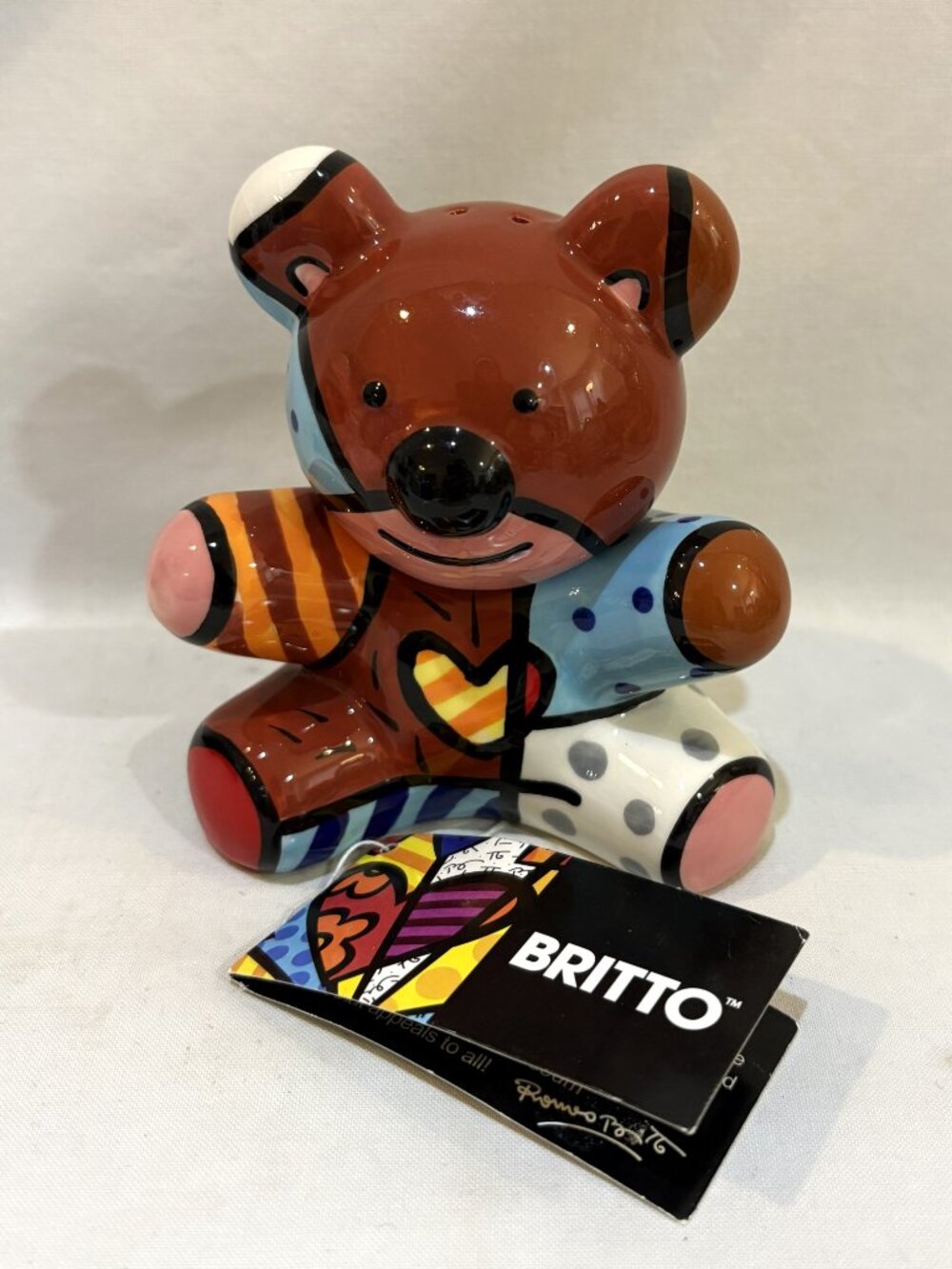Romero Britto 2010 Teddy Bear Stackable Ceramic Salt Pepper Shaker Set